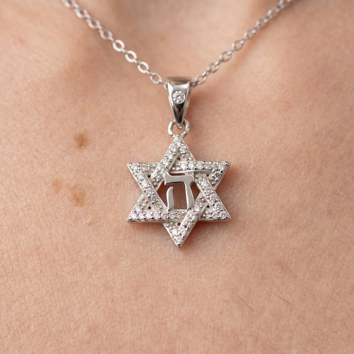 Stone-Set Star of David Hei Necklace